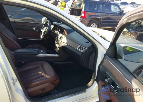 2014 Mercedes-Benz E 350 z USA, uszkodzony, nr VIN WDDHF5KB9EA839388